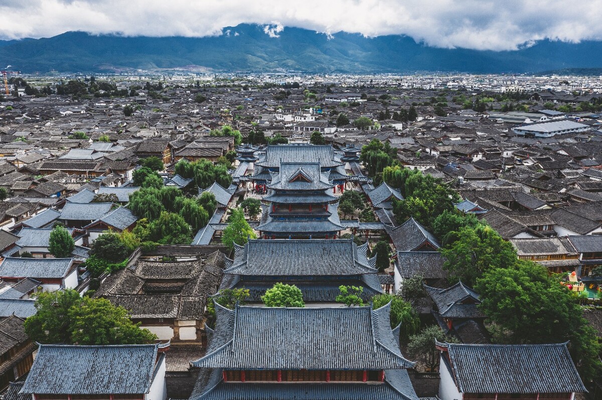 云南丽江是旅游的好地方和记AG这里有丽江古城玉龙雪山值得一去(图1)